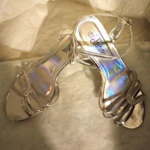 Statutes Rayna 153779 Heeled Ankle Strap Sandals Silver Size 9.5 M